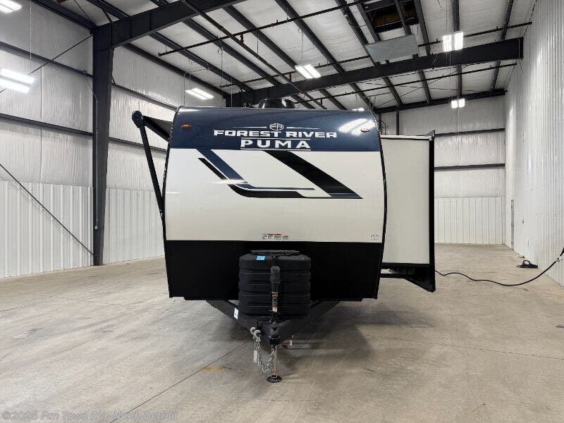 Call now about this 2025 Palomino Puma 30RKQS! 2025 Palomino Puma 30RKQS - New Travel Trailer For Sale by Fun Town RV - North Detroit in North Branch, Michigan