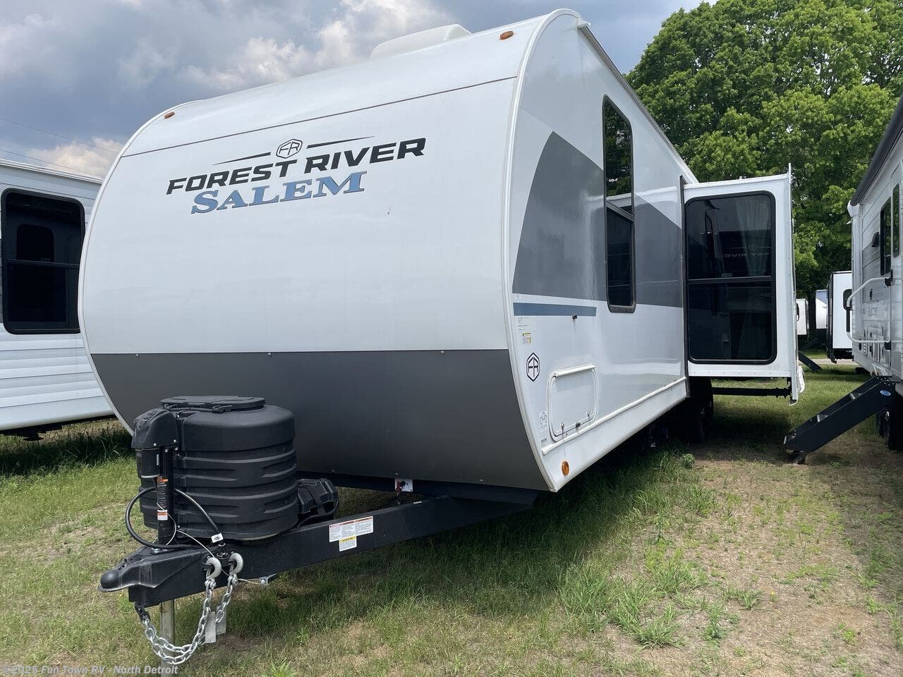 Contact us now about this 2025 Forest River Salem 29VIEWX! 2025 Salem 29VIEWX by Forest River from Fun Town RV - North Detroit in North Branch, Michigan