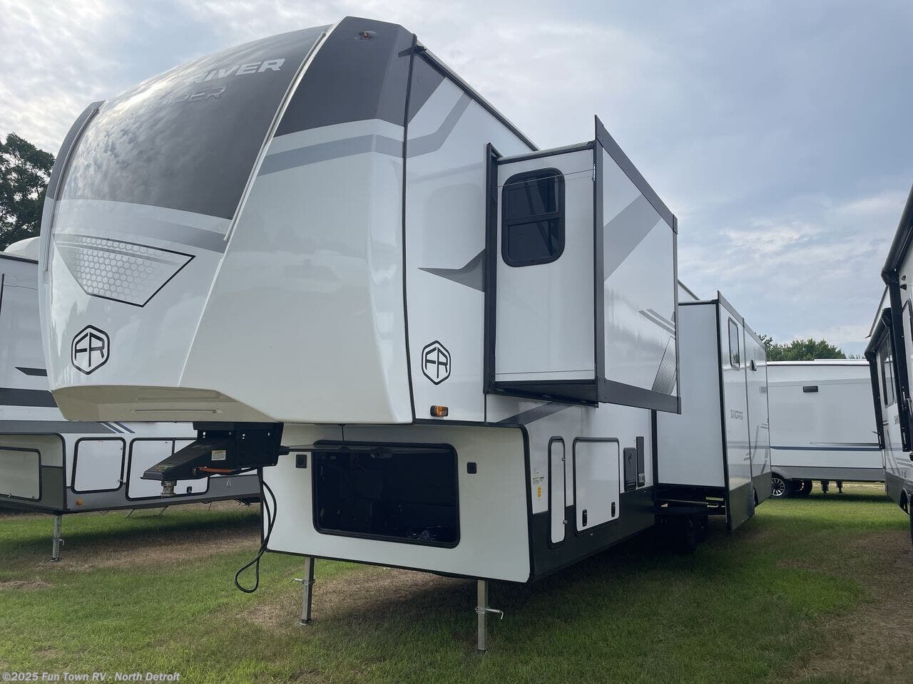 Contact us now about this 2026 Forest River Sandpiper 4003MB! 2026 Sandpiper 4003MB by Forest River from Fun Town RV - North Detroit in North Branch, Michigan