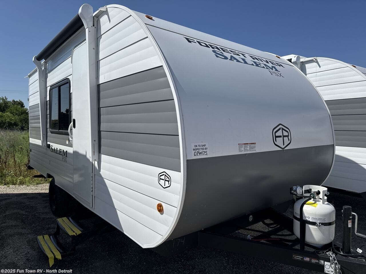 Call now about this 2026 Forest River Salem FSX LIMITED EDITION 174DBLE! 2026 Forest River Salem FSX LIMITED EDITION 174DBLE - New Travel Trailer For Sale by Fun Town RV - North Detroit in North Branch, Michigan