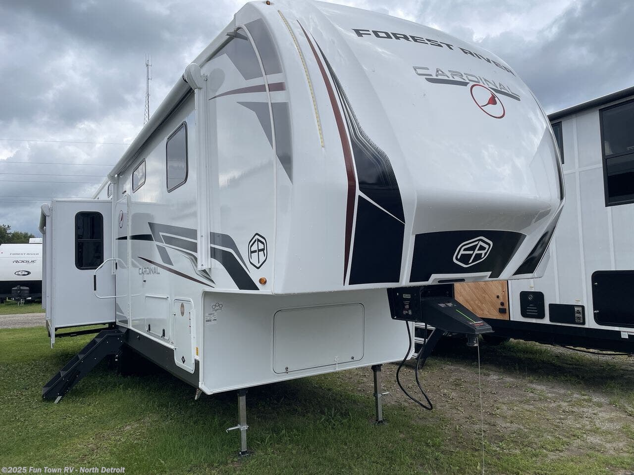 Call now about this 2026 Forest River Cardinal 33CHEF! 2026 Forest River Cardinal 33CHEF - New Fifth Wheel For Sale by Fun Town RV - North Detroit in North Branch, Michigan