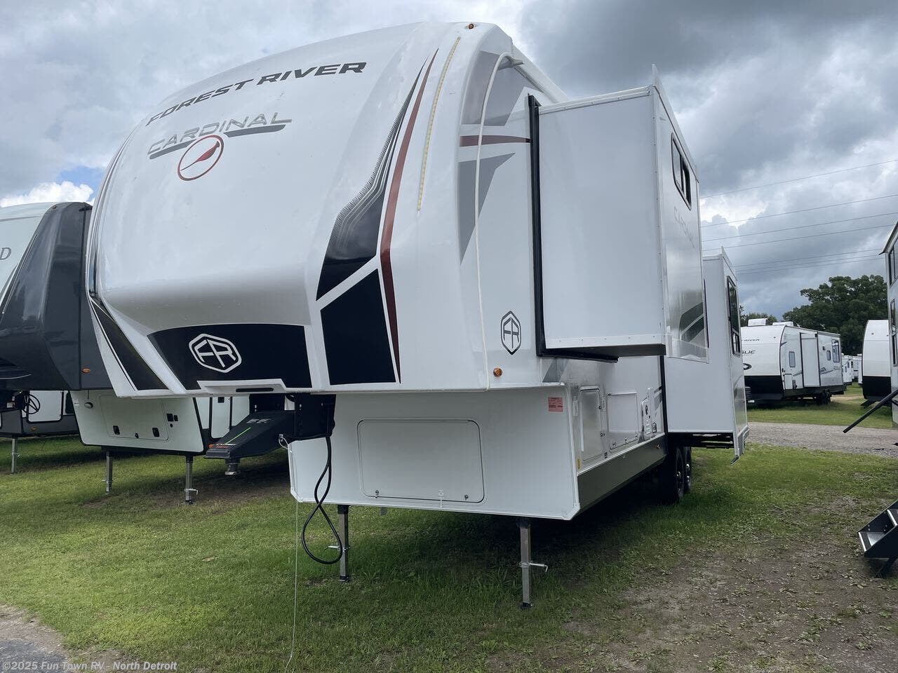 Contact us now about this 2026 Forest River Cardinal 33CHEF! 2026 Cardinal 33CHEF by Forest River from Fun Town RV - North Detroit in North Branch, Michigan