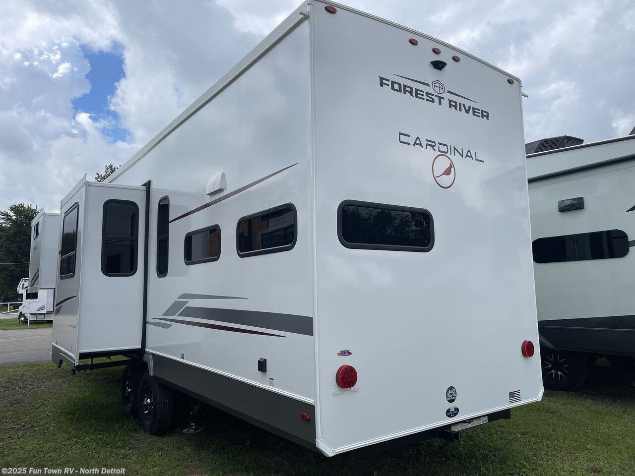 New 2026 Forest River Cardinal 33CHEF available in North Branch, Michigan