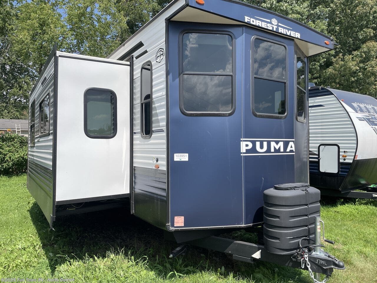 Call now about this 2025 Palomino Puma 37PFL! 2025 Palomino Puma 37PFL - New Destination Trailer For Sale by Fun Town RV - North Detroit in North Branch, Michigan