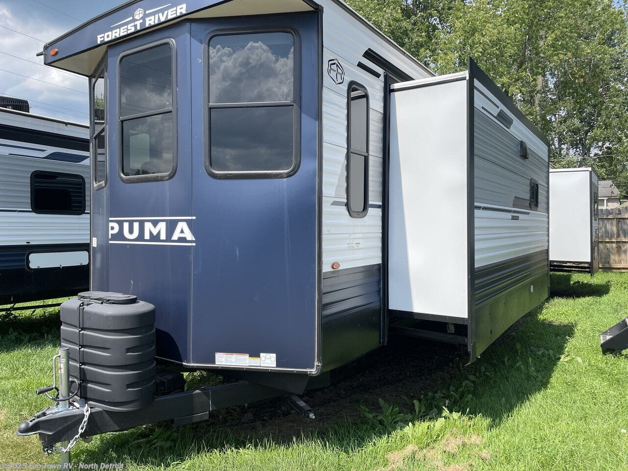 Contact us now about this 2025 Palomino Puma 37PFL! 2025 Puma 37PFL by Palomino from Fun Town RV - North Detroit in North Branch, Michigan