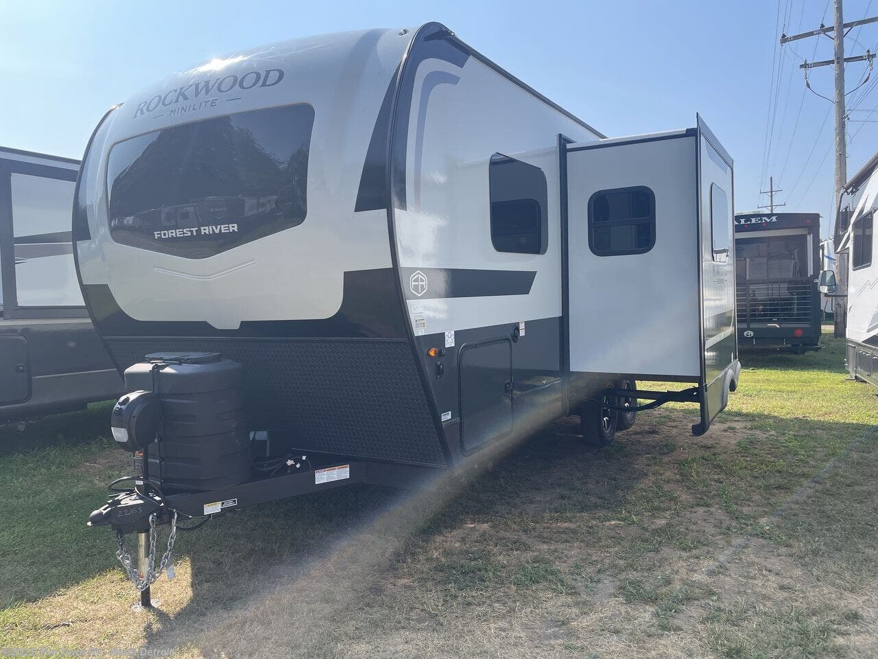 Contact us now about this 2026 Forest River Rockwood Mini Lite 2205S! 2026 Rockwood Mini Lite 2205S by Forest River from Fun Town RV - North Detroit in North Branch, Michigan