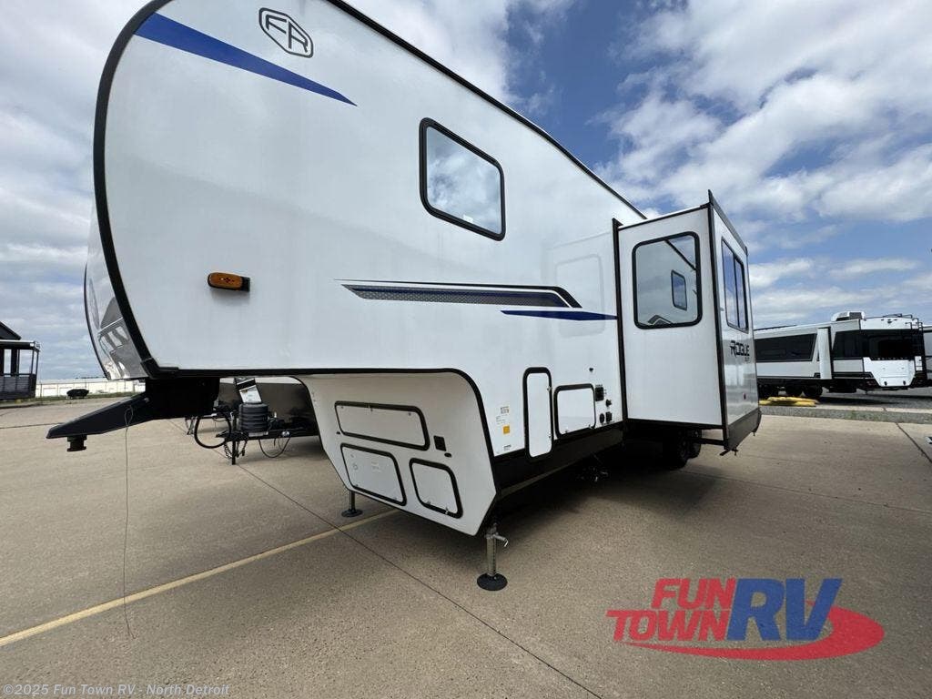 Contact us now about this 2025 Forest River Vengeance Rogue SUT 323SUT! 2025 Vengeance Rogue SUT 323SUT by Forest River from Fun Town RV - North Detroit in North Branch, Michigan