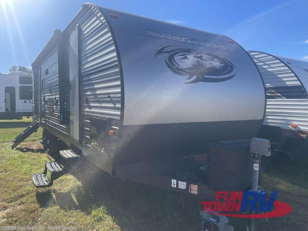 Contact us now about this 2020 Forest River Cherokee 264DBH! 2020 Cherokee 264DBH by Forest River from Fun Town RV - North Detroit in North Branch, Michigan