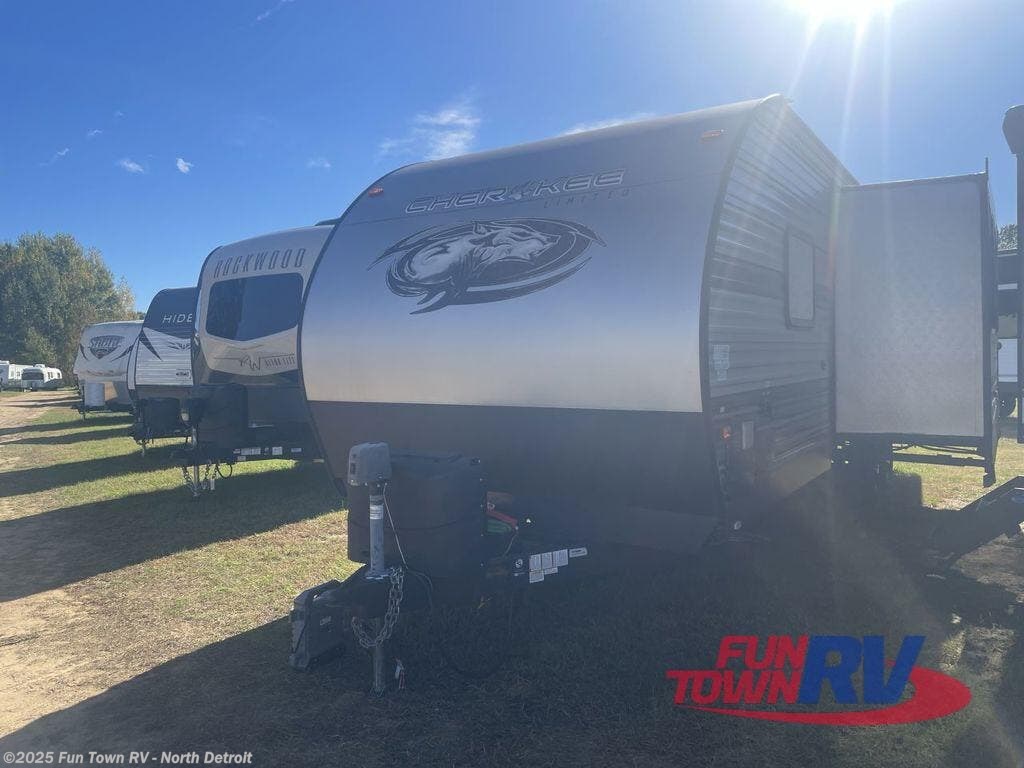 Used 2020 Forest River Cherokee 264DBH available in North Branch, Michigan