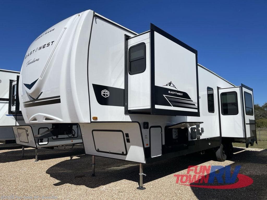 Contact us now about this 2026 East to West Tandara 388LR! 2026 Tandara 388LR by East to West from Fun Town RV - Amarillo in Amarillo, Texas