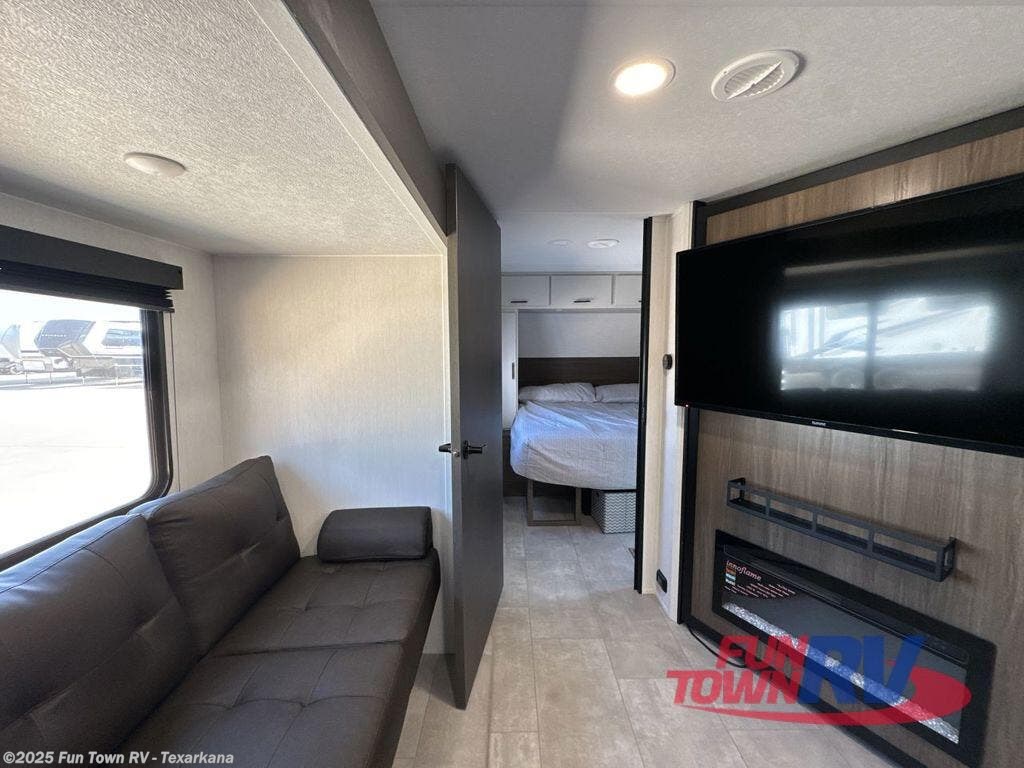 New 2026 Prime Time Tracer 295DB available in Texarkana, Arkansas