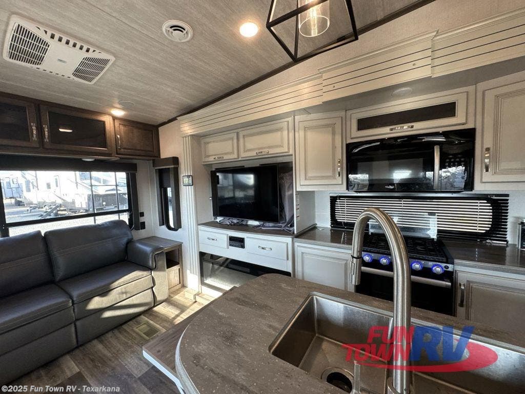 Used 2021 Keystone Cougar 316RLS available in Texarkana, Arkansas