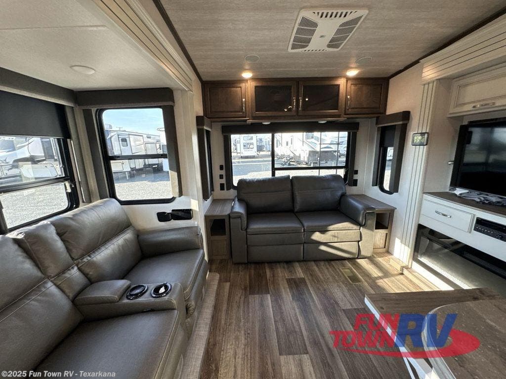 Contact us now about this 2021 Keystone Cougar 316RLS! 2021 Cougar 316RLS by Keystone from Fun Town RV - Texarkana in Texarkana, Arkansas