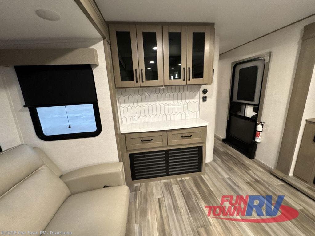 Contact us now about this 2025 Grand Design Reflection 310MKTS! 2025 Reflection 310MKTS by Grand Design from Fun Town RV - Texarkana in Texarkana, Arkansas