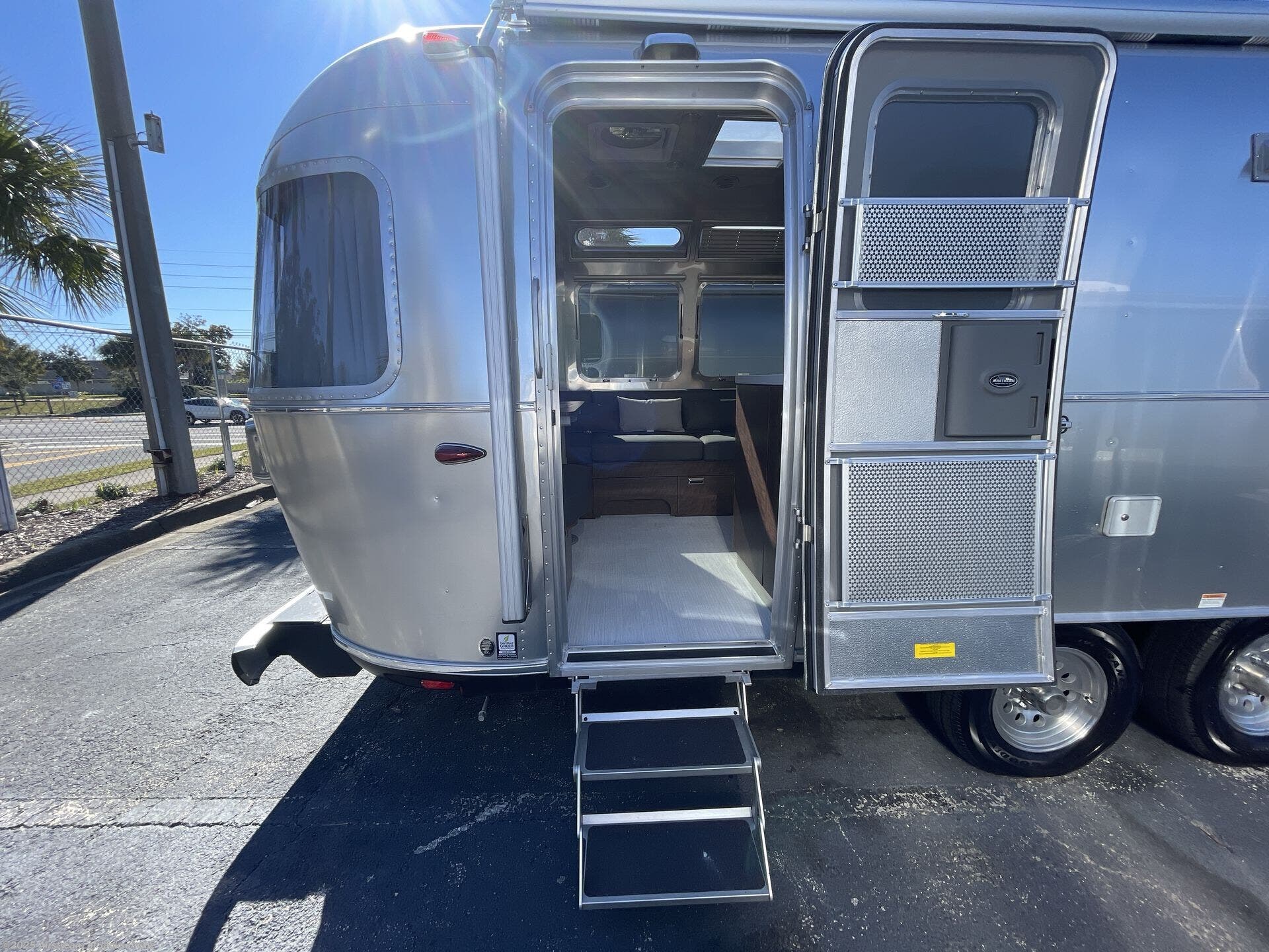 Email now about this 2025 Airstream Globetrotter 27FB! New 2025 Airstream Globetrotter 27FB available in Jacksonville, Florida