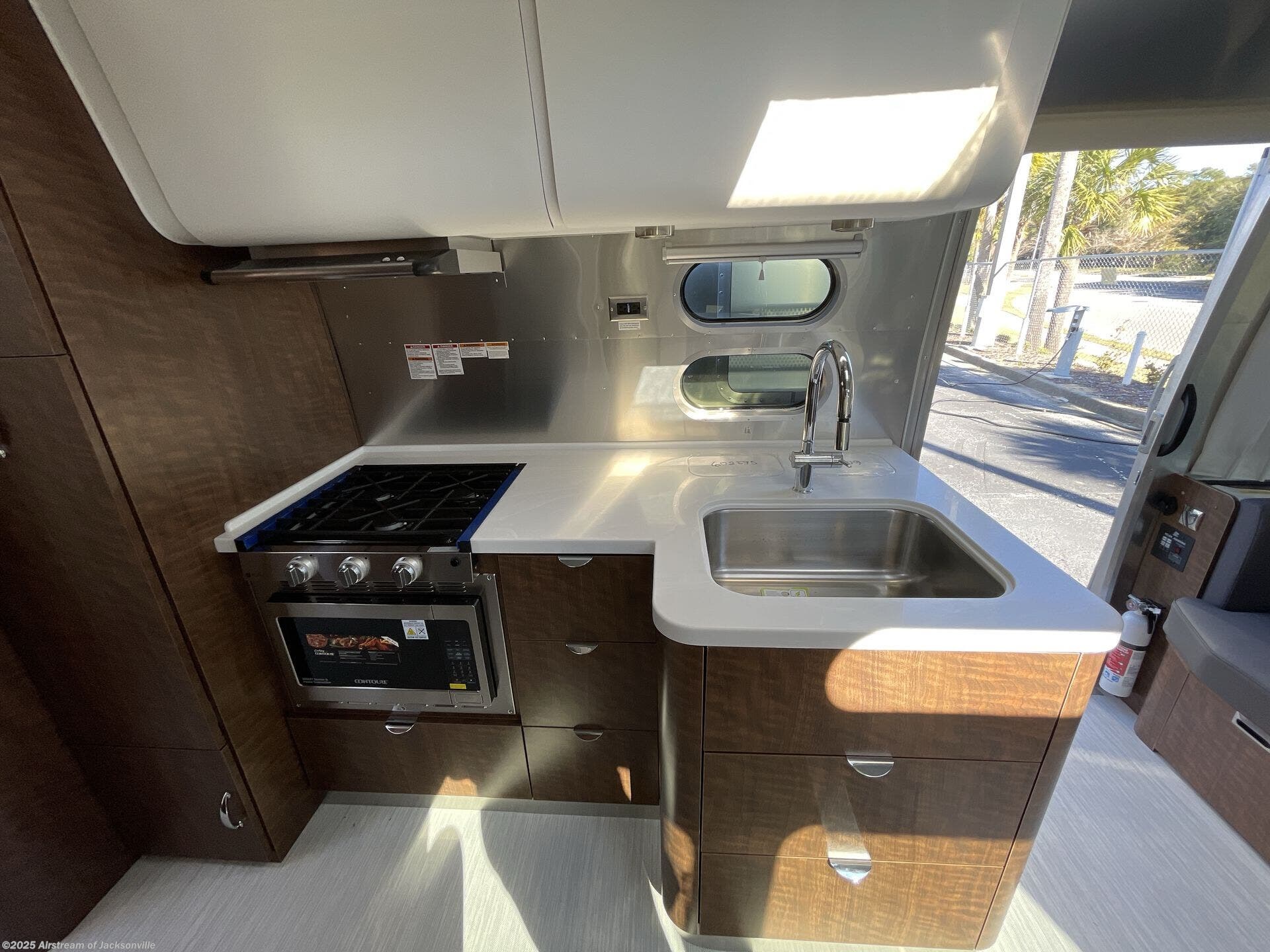 New 2025 Airstream Globetrotter 27FB available in Jacksonville, Florida