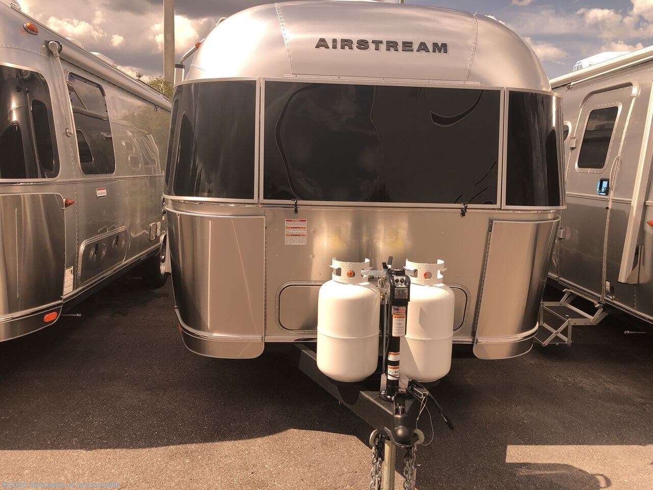 New 2026 Airstream International 27FB Twin available in Jacksonville, Florida