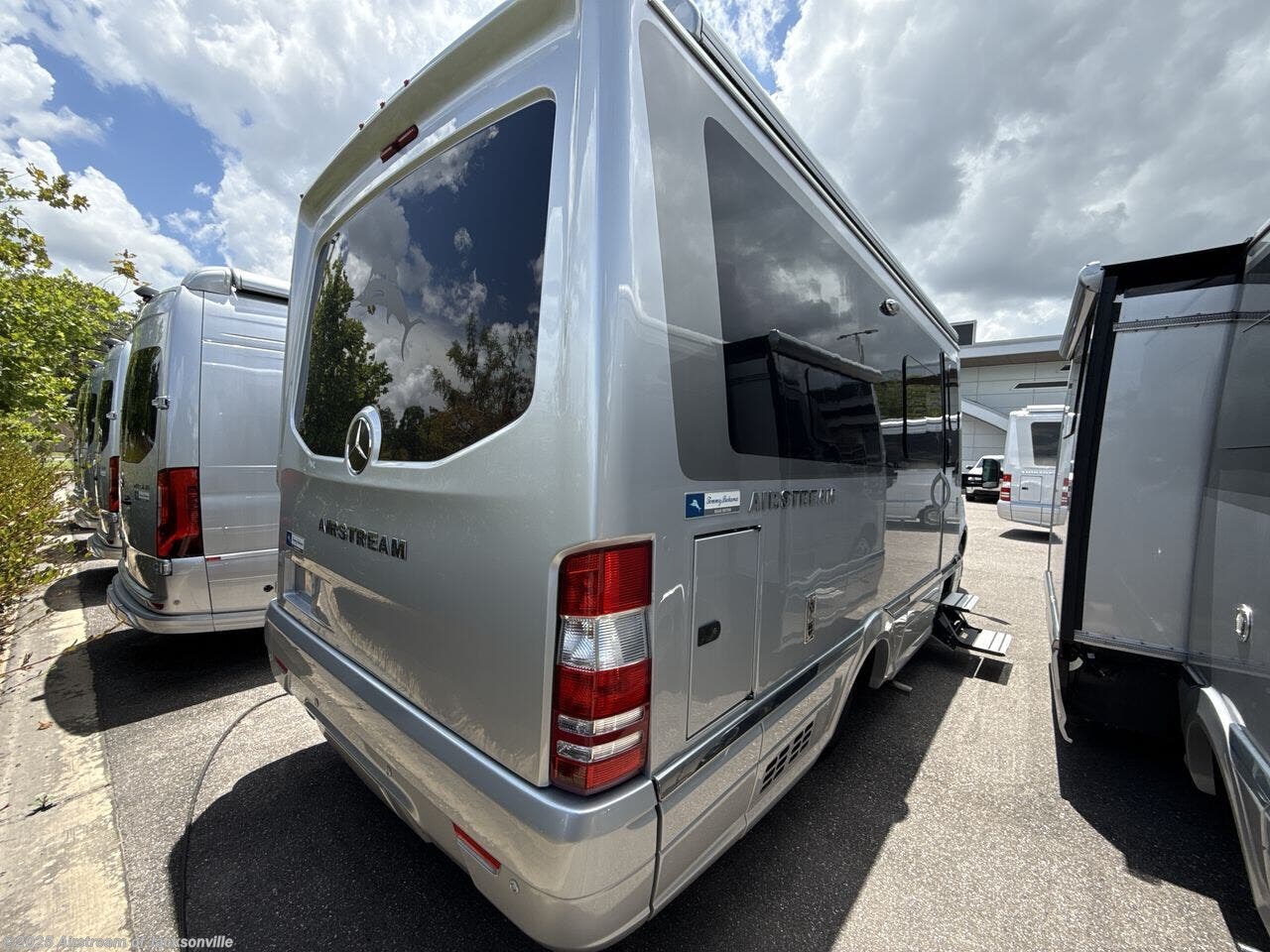 Contact us now about this 2025 Airstream Atlas Murphy Suite! 2025 Atlas Murphy Suite by Airstream from Airstream of Jacksonville in Jacksonville, Florida