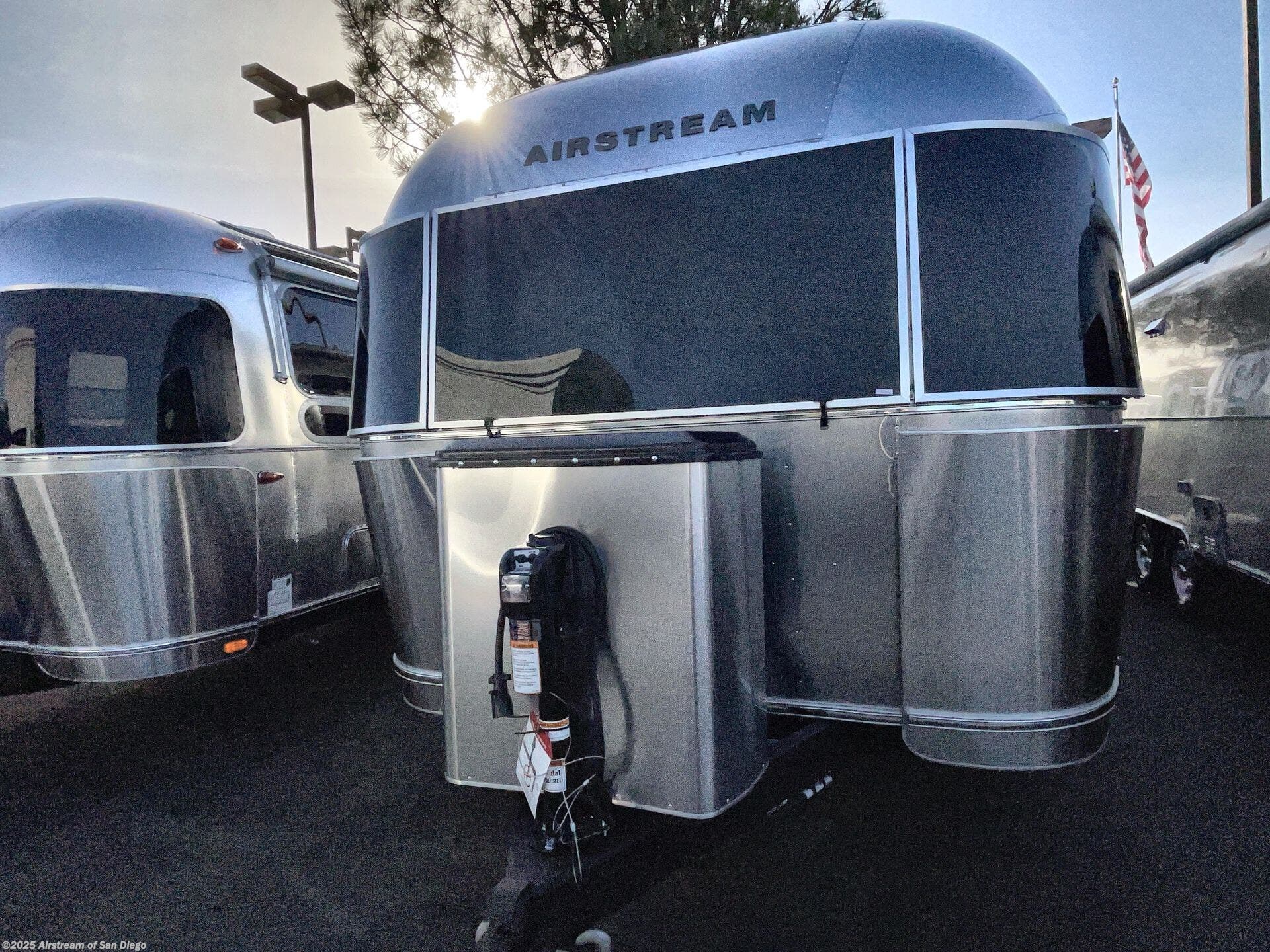 Email now about this 2025 Airstream Flying Cloud 28RB Twin! New 2025 Airstream Flying Cloud 28RB Twin available in San Diego, California