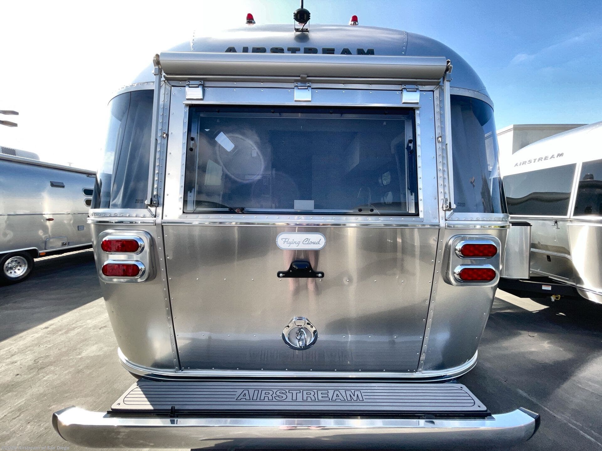 New 2025 Airstream Flying Cloud 25FB Twin available in San Diego, California