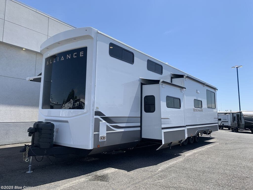 New 2026 Alliance RV Benchmark 44LFT available in Pasco, Washington