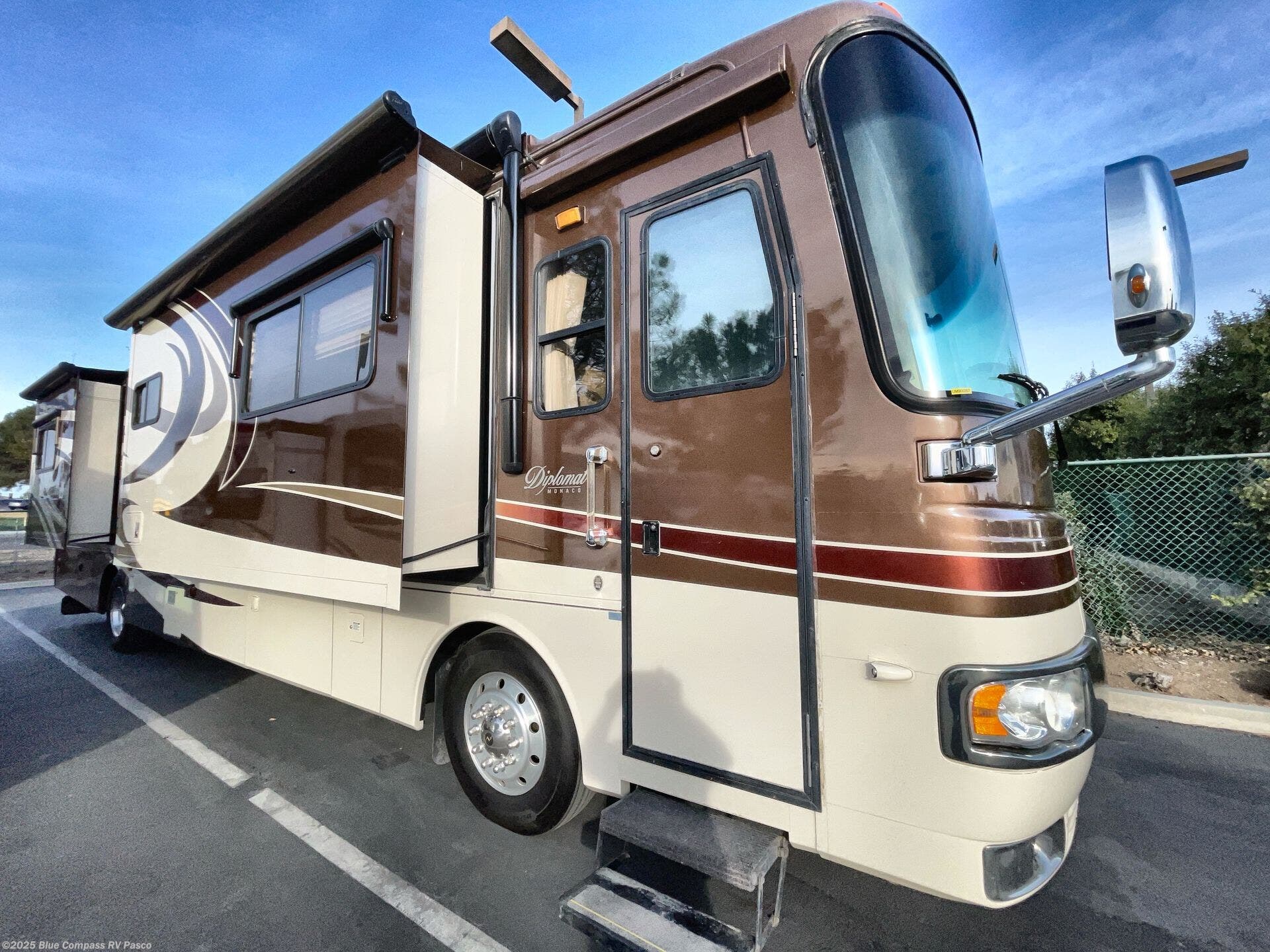 Email now about this 2008 Monaco RV Diplomat 40 PDQ! Used 2008 Monaco RV Diplomat 40 PDQ available in Pasco, Washington