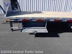 2026 FMAX212 32ft Gooseneck Deckover by Diamond C from Central Trailer Sales in Jordan, Minnesota
