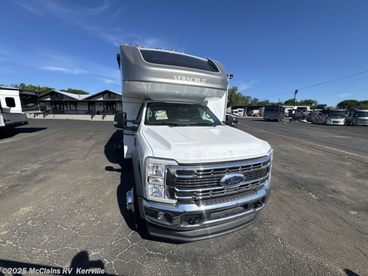 Email now about this 2025 Renegade VERACRUZ 32VDS! FEATURE SHOT