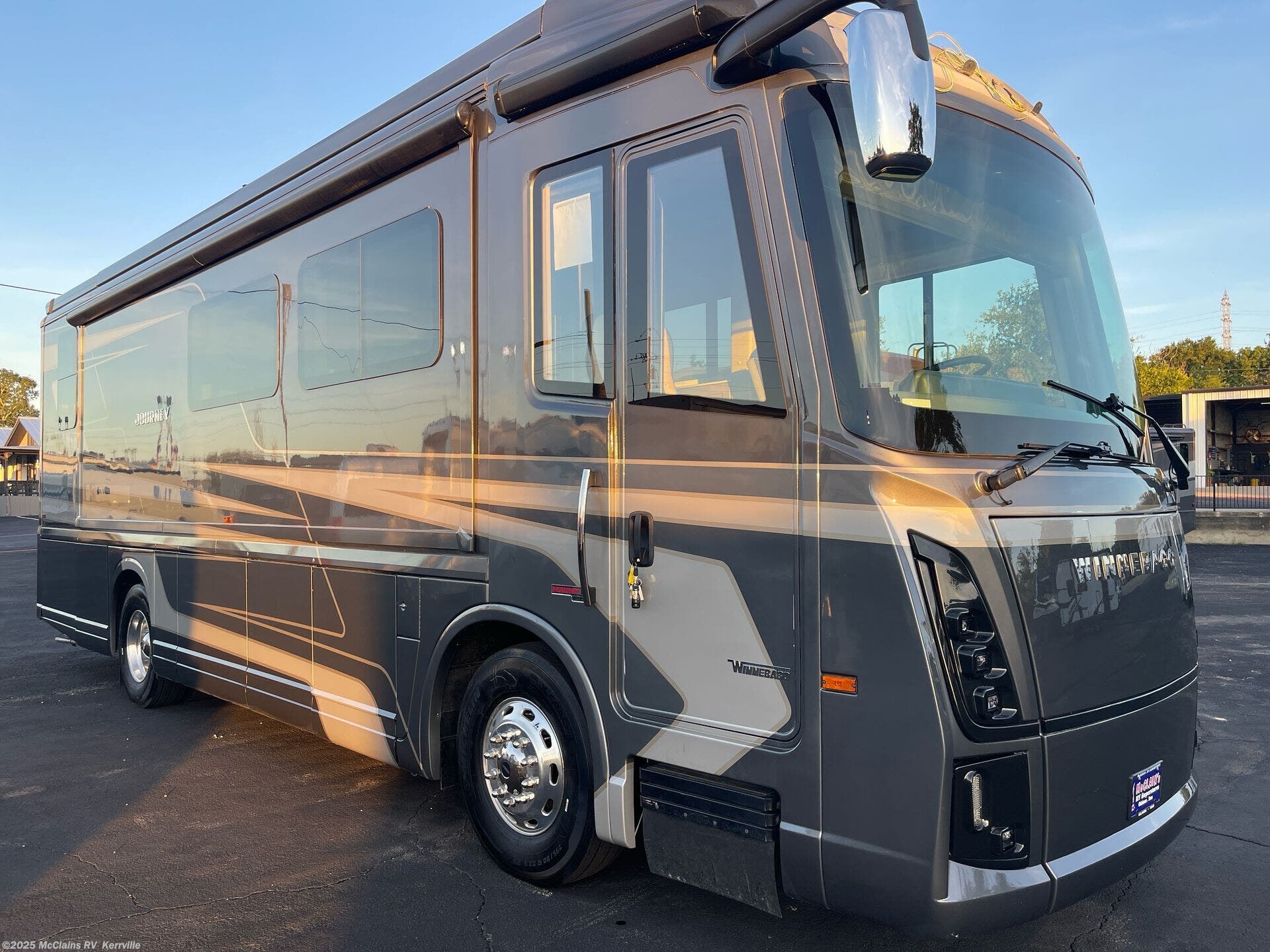 Email now about this 2025 Winnebago Journey 34N! FEATURE