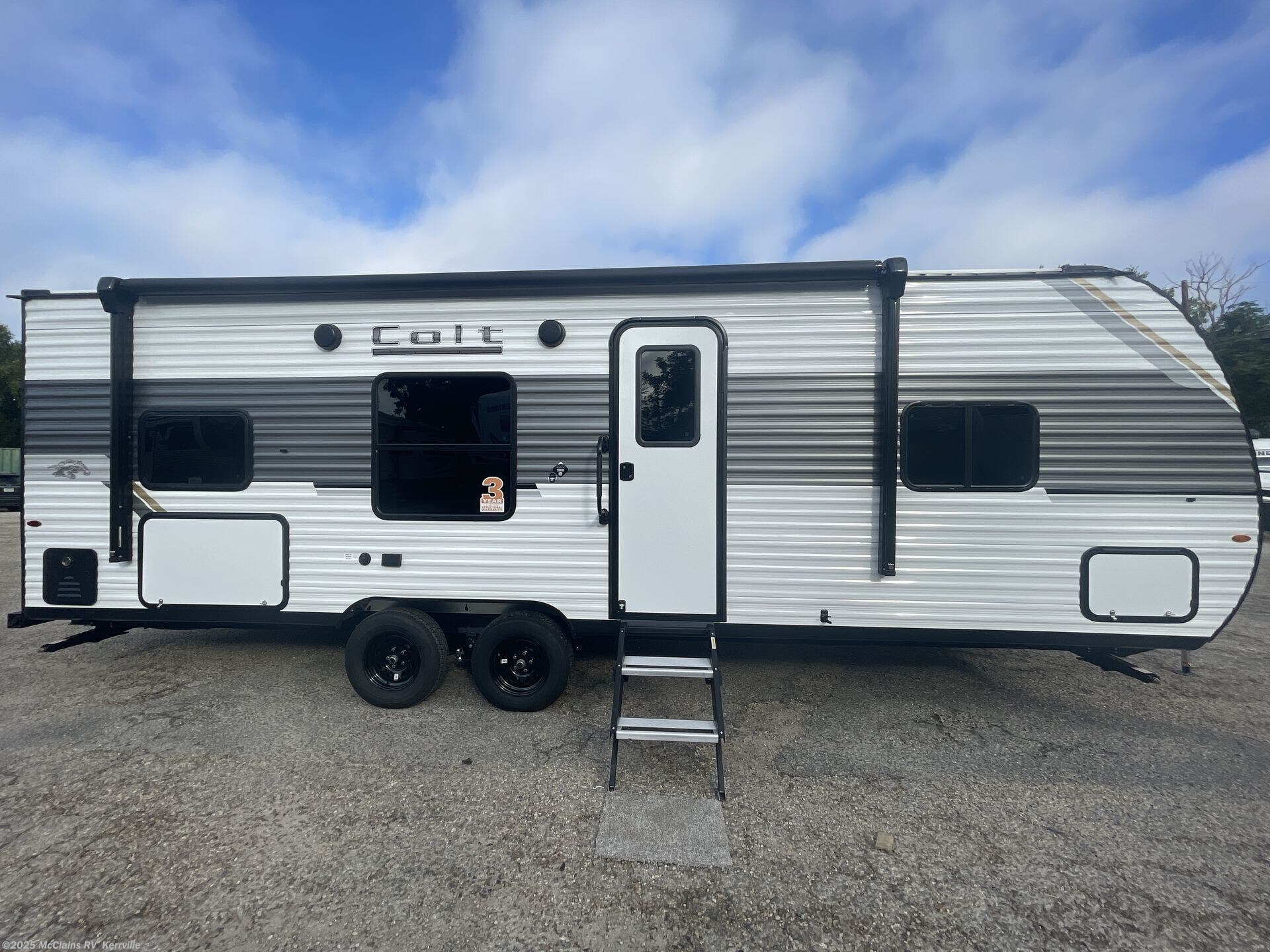 Call now about this 2026 Highland Ridge Open Range CONV 26DB! 2026 Highland Ridge Open Range CONV 26DB - New Travel Trailer For Sale by McClains RV in Kerrville, Texas