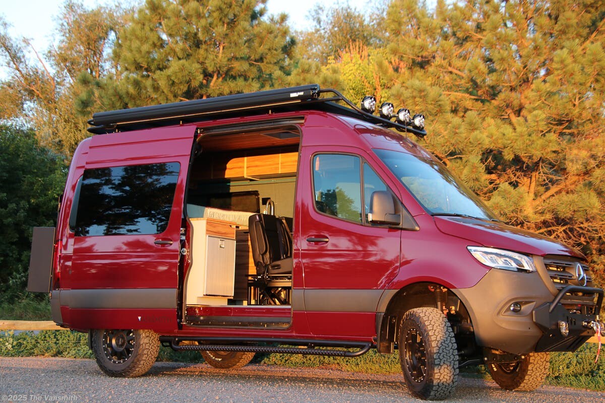 Email now about this 2025 The Vansmith Family ! New 2025 The Vansmith Family available in Boulder, Colorado