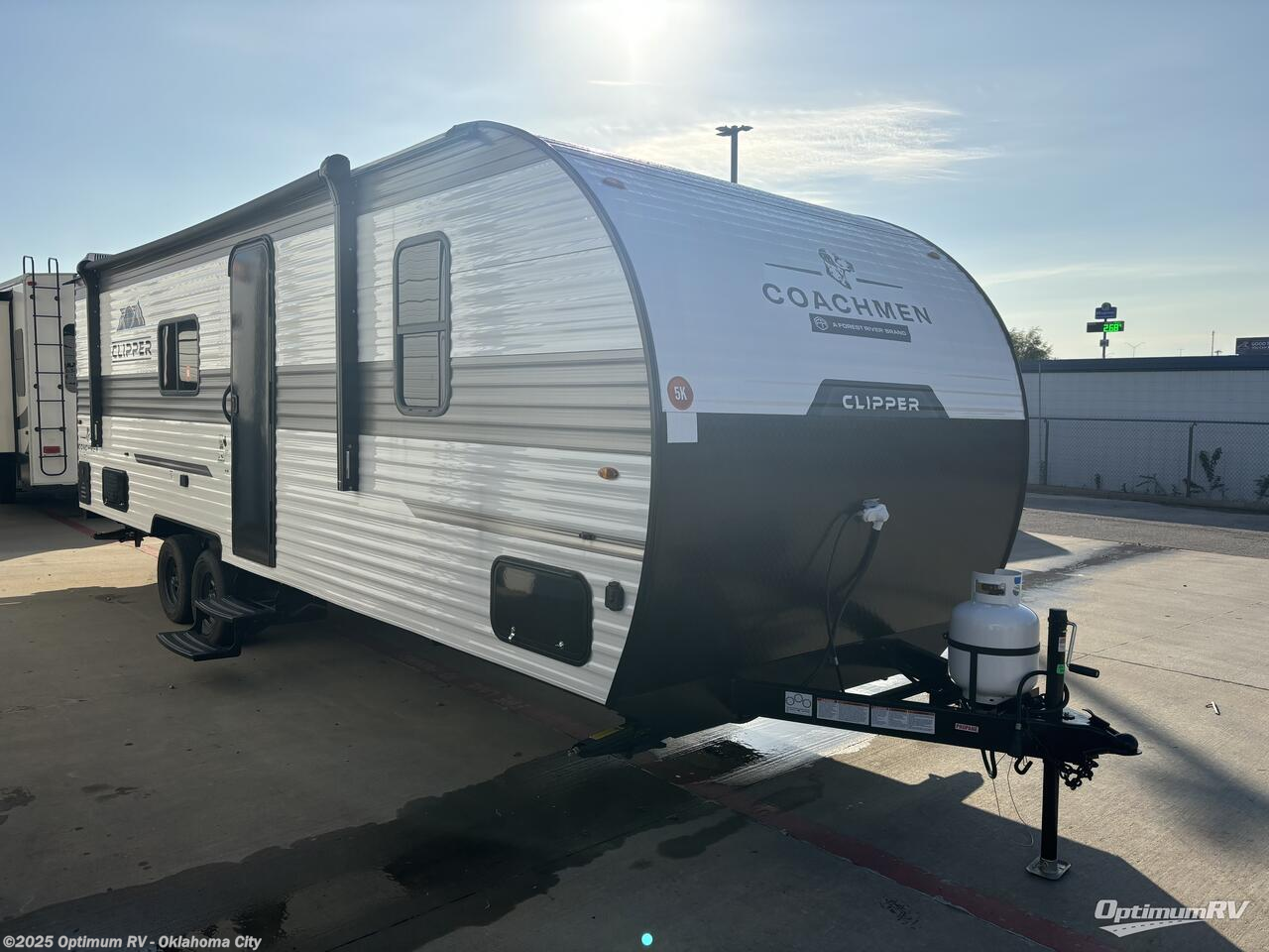 Email now about this 2025 Coachmen Clipper 5K Series 26BH! New 2025 Coachmen Clipper 5K Series 26BH available in Moore, Oklahoma