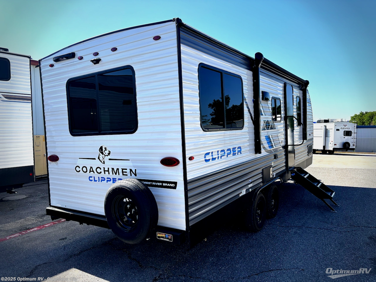 Call now about this 2025 Coachmen Clipper 5K Series 242MK! 2025 Coachmen Clipper 5K Series 242MK - New Travel Trailer For Sale by Optimum RV - Oklahoma City in Moore, Oklahoma features Awning