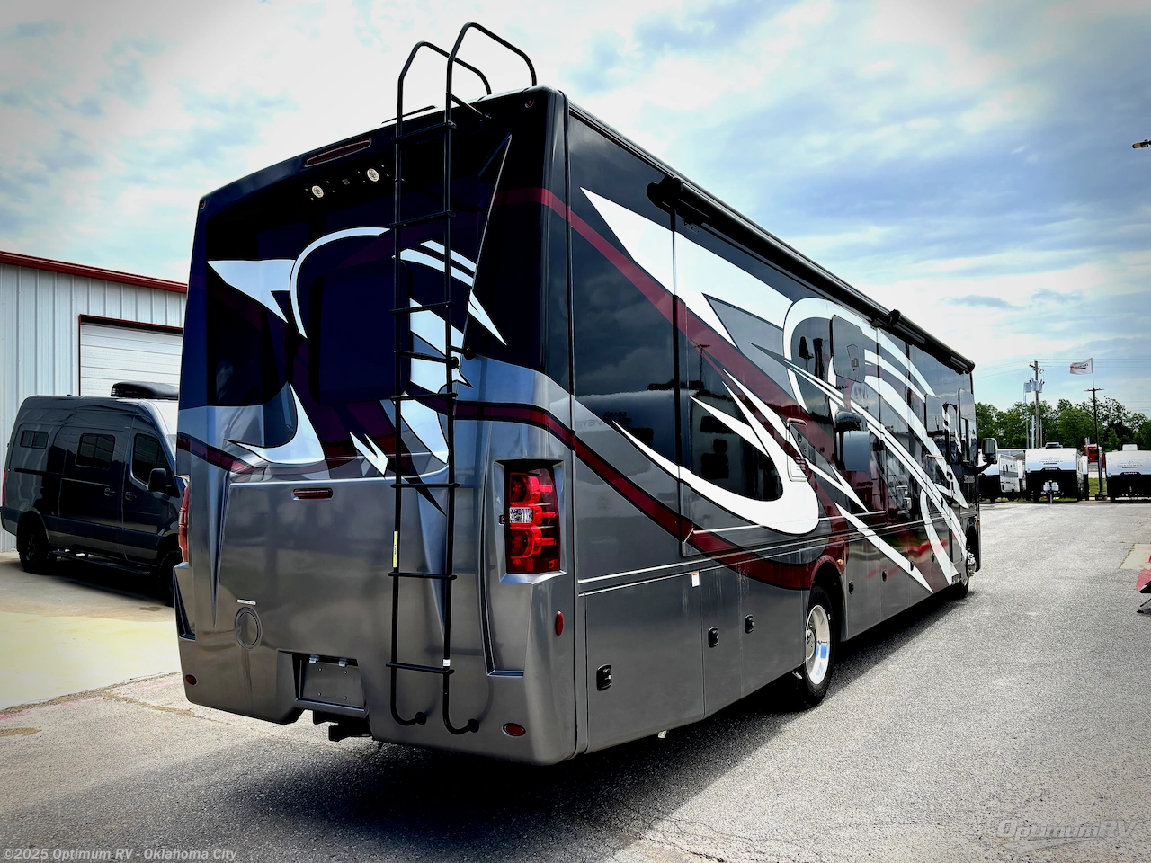 Call now about this 2024 Thor Miramar 37.1! 2024 Thor Miramar 37.1 - Used Class A For Sale by Optimum RV - Oklahoma City in Moore, Oklahoma features Slideout, Awning