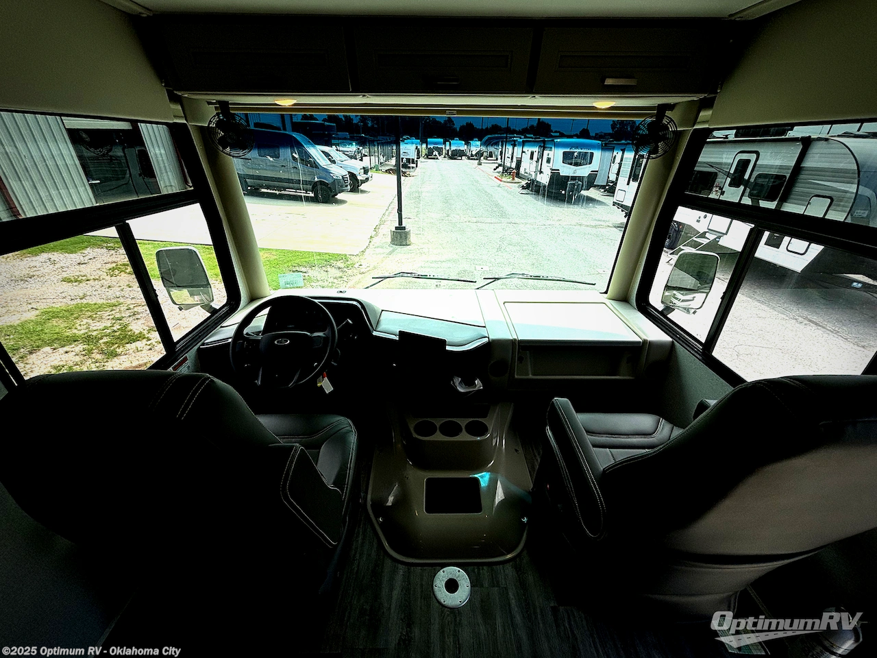 Used 2024 Thor Miramar 37.1 available in Moore, Oklahoma