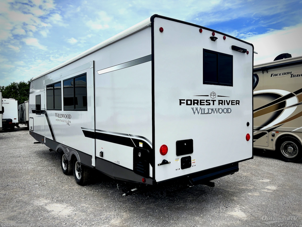 Contact us now about this 2026 Forest River Wildwood Heritage Glen Hyper-Lyte 25RBHL! 2026 Wildwood Heritage Glen Hyper-Lyte 25RBHL by Forest River from Optimum RV - Oklahoma City in Moore, Oklahoma
