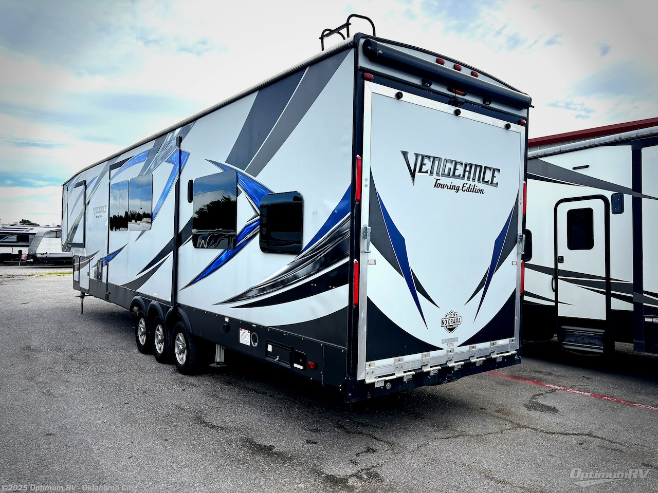 Contact us now about this 2016 Forest River Vengeance Touring Edition 40D12! 2016 Vengeance Touring Edition 40D12 by Forest River from Optimum RV - Oklahoma City in Moore, Oklahoma