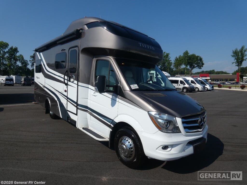 Email now about this 2019 Tiffin Wayfarer 25QW! Used 2019 Tiffin Wayfarer 25QW available in Salisbury, North Carolina