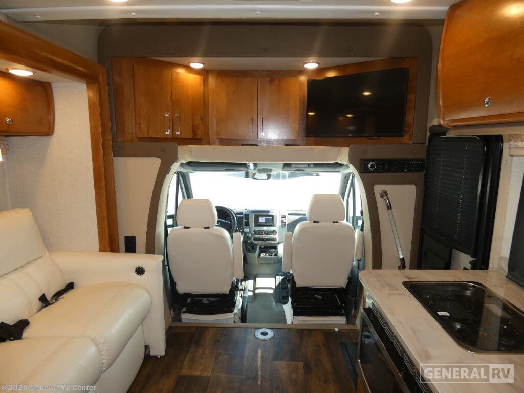 Used 2019 Tiffin Wayfarer 25QW available in Salisbury, North Carolina