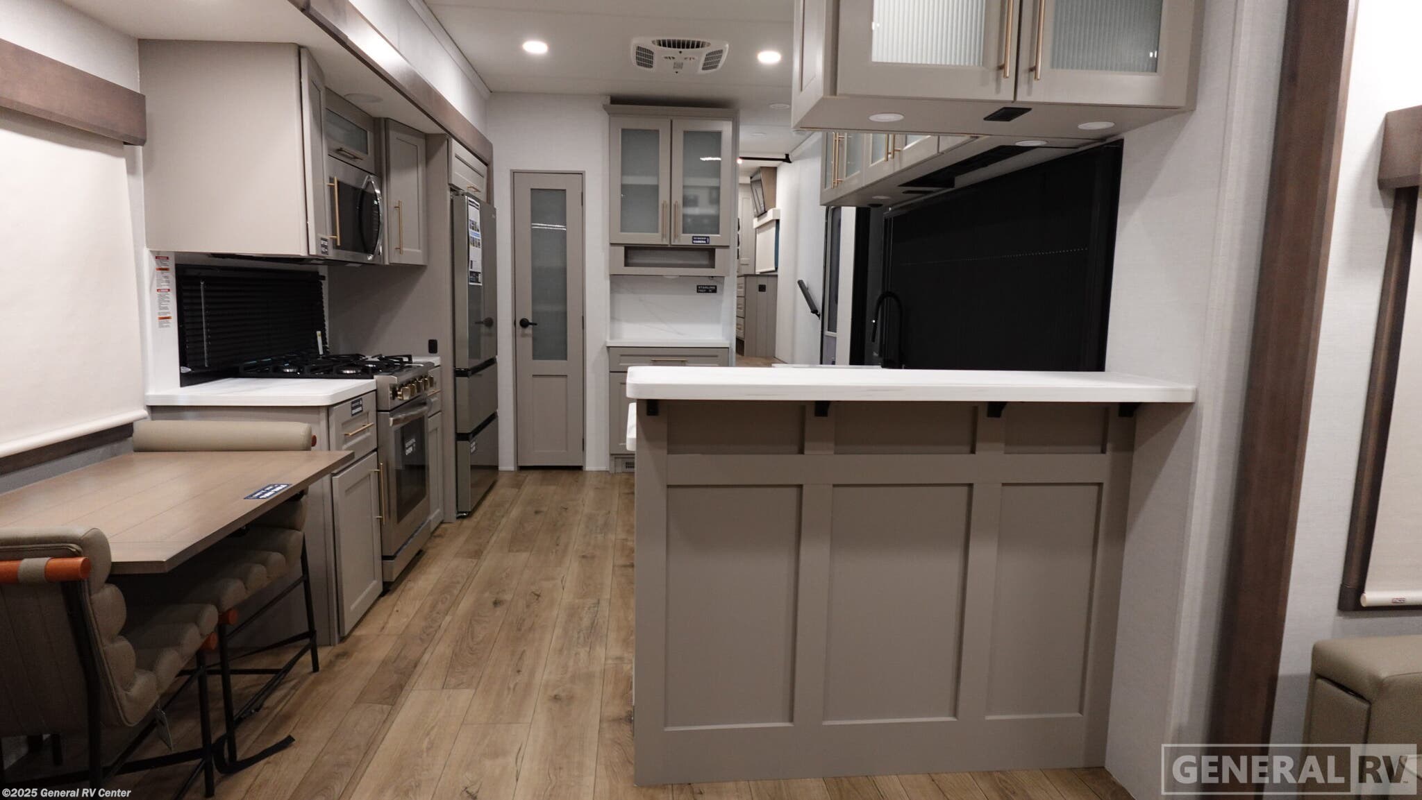 New 2026 Alliance RV Paradigm 388SP available in Salisbury, North Carolina