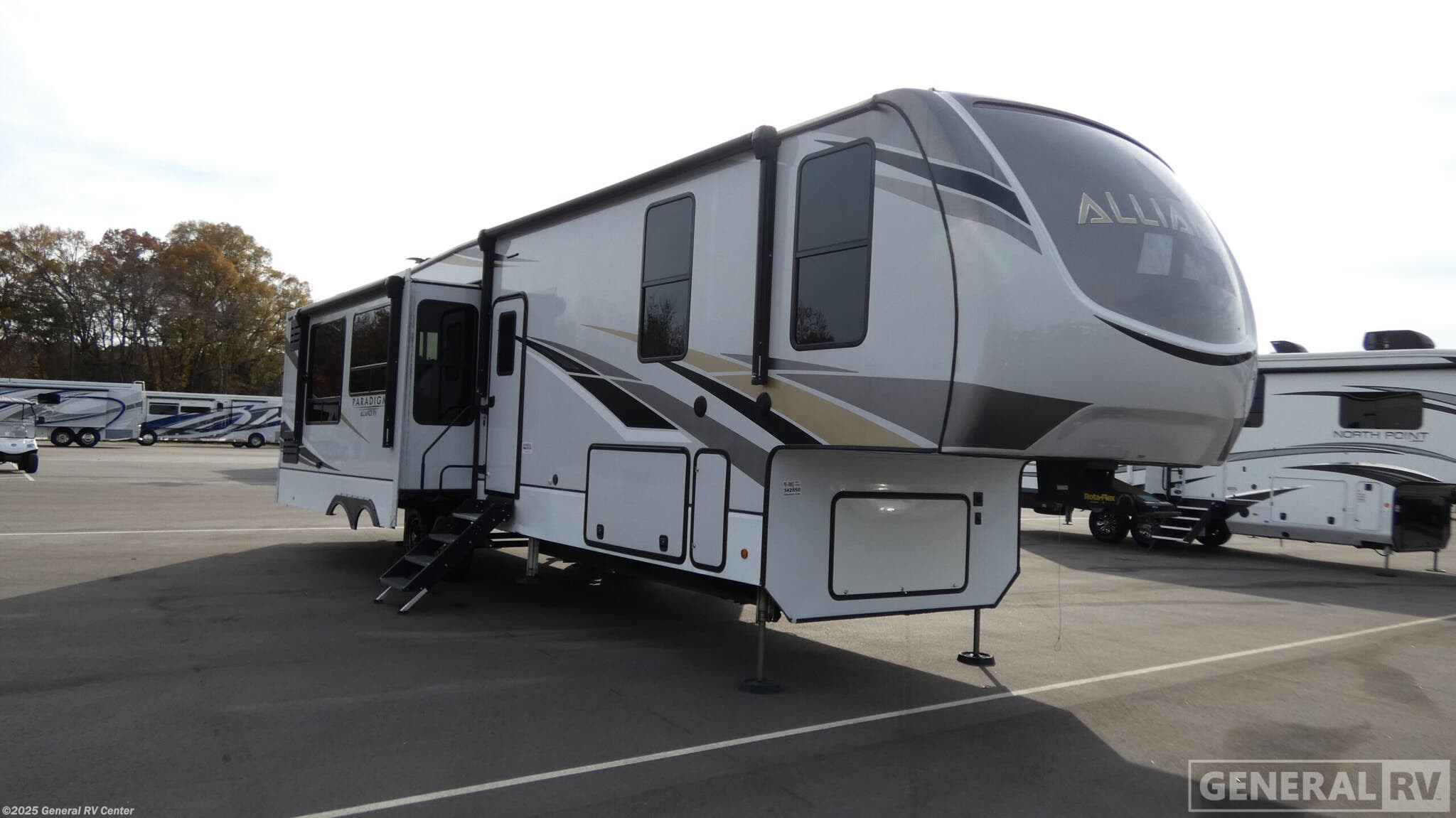 Email now about this 2021 Alliance RV Paradigm 372RK! Used 2021 Alliance RV Paradigm 372RK available in Salisbury, North Carolina