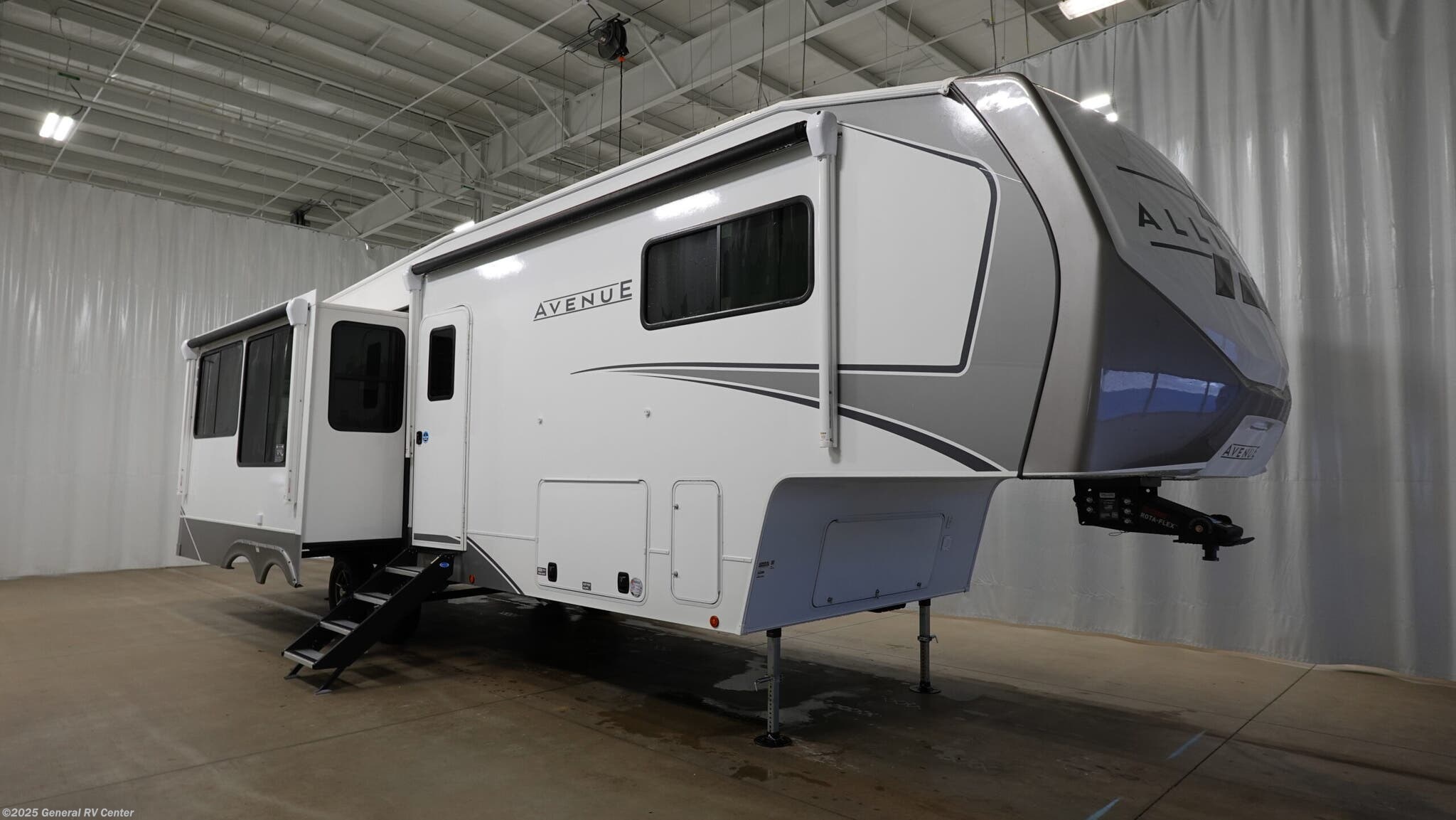 Email now about this 2026 Alliance RV Avenue 32RLS! New 2026 Alliance RV Avenue 32RLS available in Salisbury, North Carolina