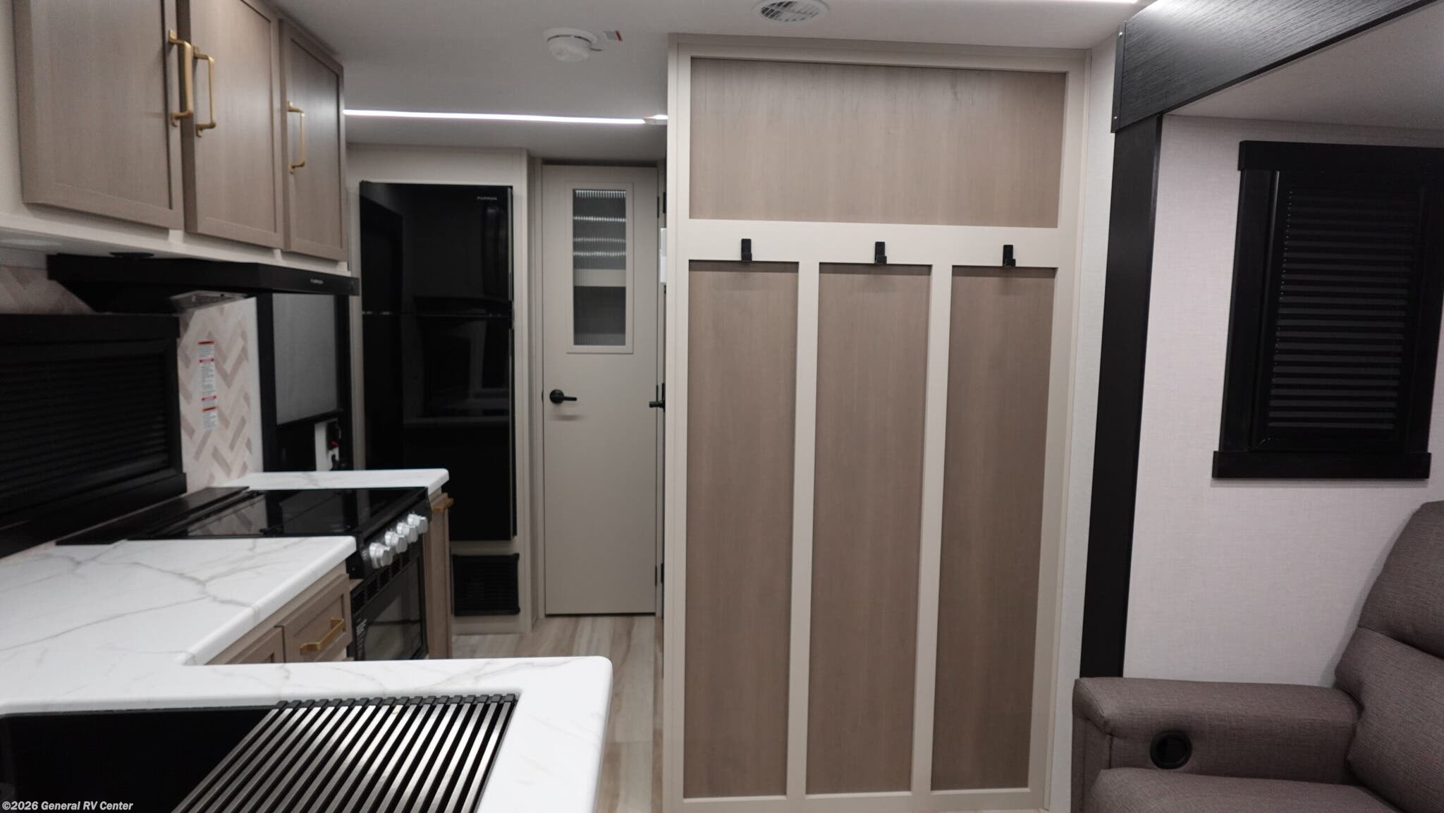 Call now about this 2026 Forest River WILDWOOD-HG 21RBHL! 2026 Forest River WILDWOOD-HG 21RBHL - New Travel Trailer For Sale by General RV Center in Salisbury, North Carolina