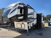 Call now about this 2018 Keystone Fuzion 427! 2018 Keystone Fuzion 427 - Used Fifth Wheel For Sale by Buddy's RV in Cleburne, Texas