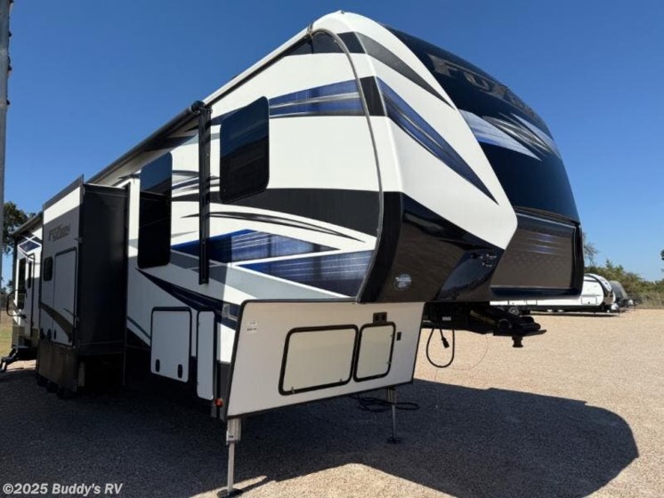 Email now about this 2018 Keystone Fuzion 427! Used 2018 Keystone Fuzion 427 available in Cleburne, Texas