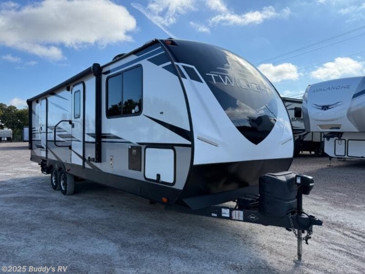Email now about this 2022 Cruiser RV Twilight Signature TWS 2840! Used 2022 Cruiser RV Twilight Signature TWS 2840 available in Cleburne, Texas