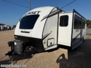Call now about this 2022 CrossRoads Sunset Trail SS269FK! 2022 CrossRoads Sunset Trail SS269FK - Used Travel Trailer For Sale by Buddy's RV in Cleburne, Texas
