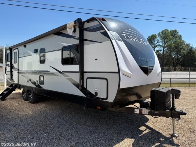 Email now about this 2021 Cruiser RV Twilight Signature TWS 2620! Used 2021 Cruiser RV Twilight Signature TWS 2620 available in Cleburne, Texas