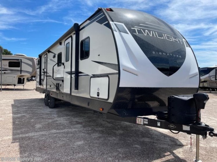 Email now about this 2022 Twilight RV Signature Twilight 3300! Used 2022 Twilight RV Signature Twilight 3300 available in Cleburne, Texas
