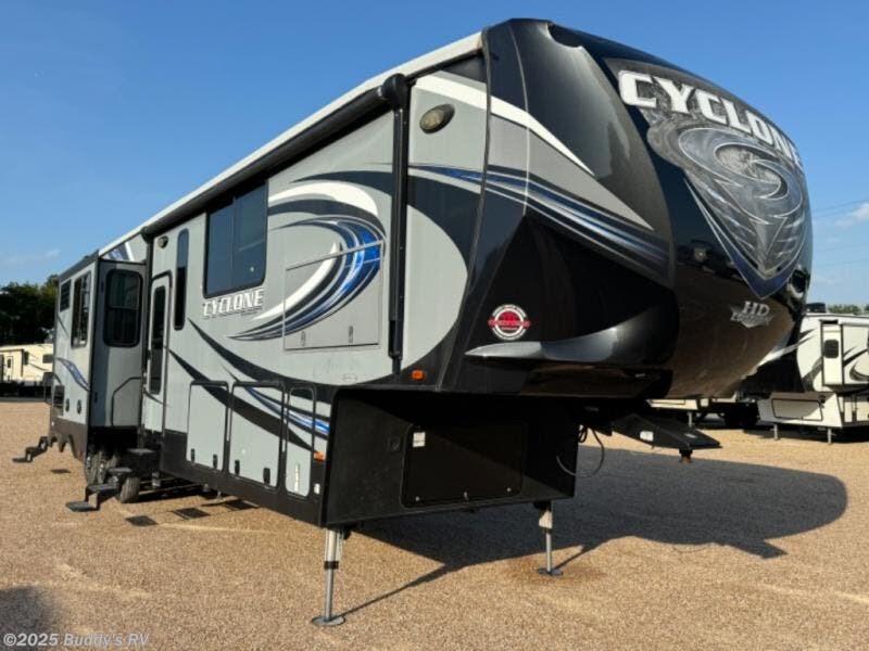 Email now about this 2016 Heartland Cyclone 4150! Used 2016 Heartland Cyclone 4150 available in Cleburne, Texas